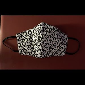 NWOT‼️ Michael Kors Signature Facemask
